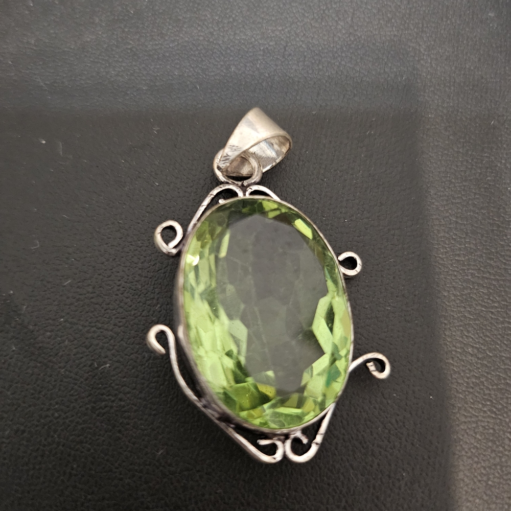 Elegant Green Gemstone Pendant